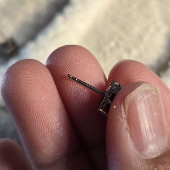 14k White Gold Earrings - Picture 9 of 9